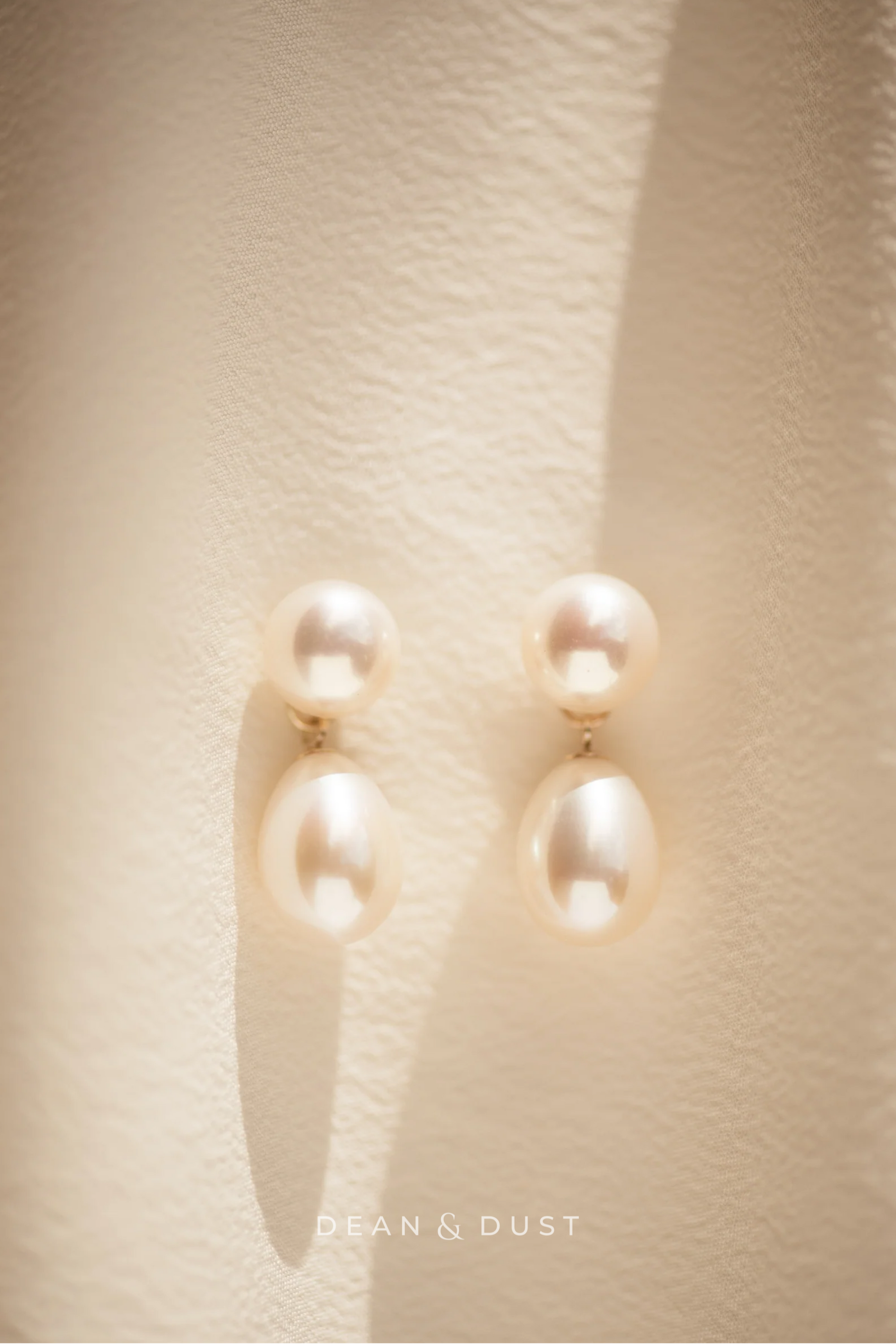 DEAN & DUST Bouton Larme Pearl Earrings