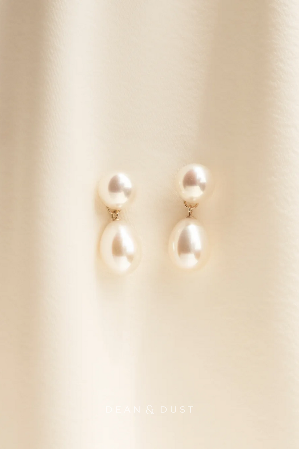 DEAN & DUST Bouton Larme Pearl Earrings