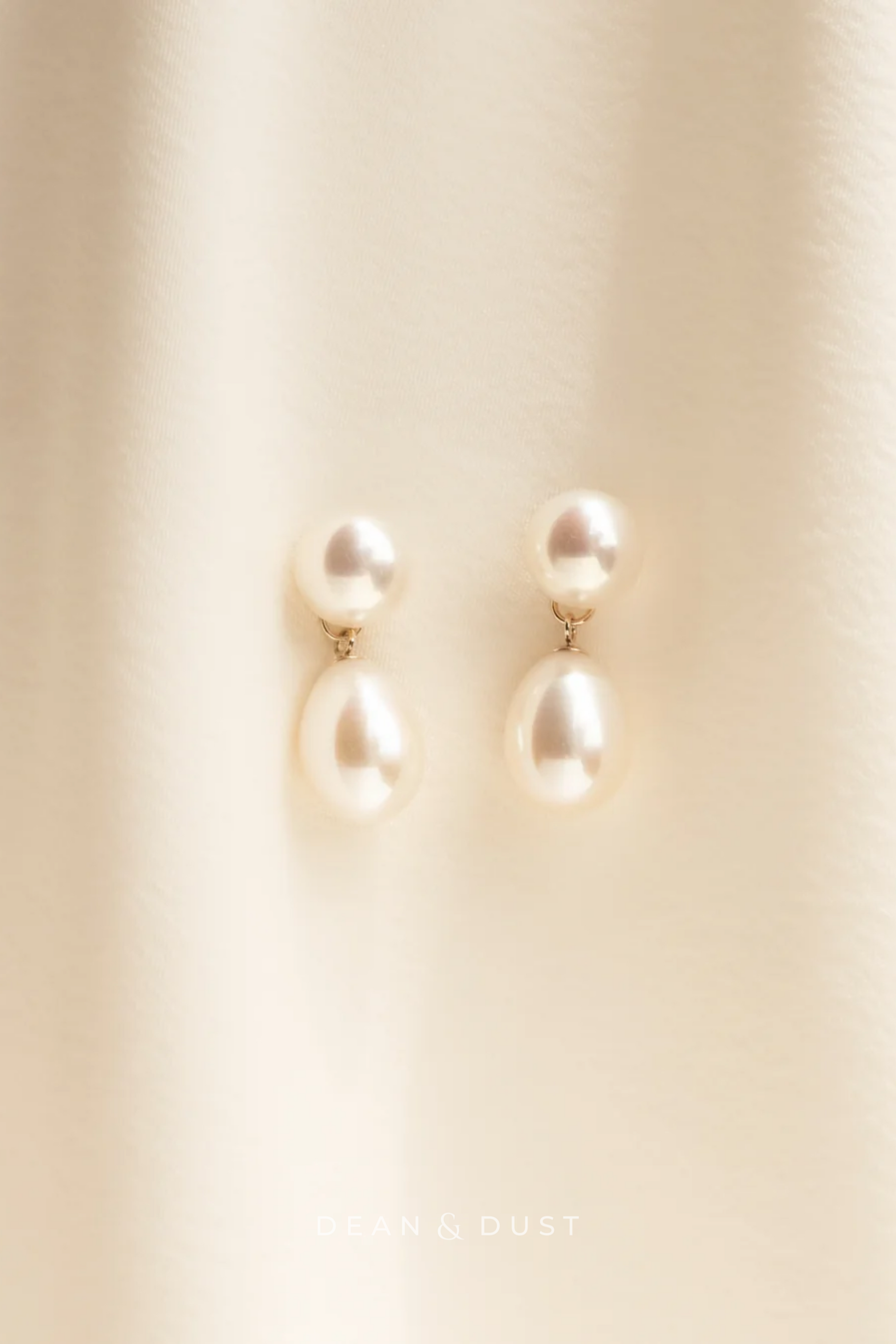 DEAN & DUST Bouton Larme Pearl Earrings